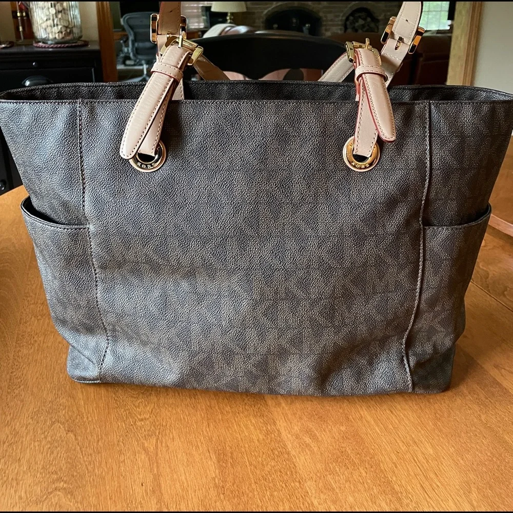 Micheal Kors Tote